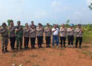Karo SDM Polda Banten Didampingi Kapolsek Tigaraksa Tinjau Lahan Rencana Penanaman Jagung di Desa Bantar Panjang