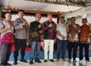 Bhabinkamtibmas Polsek Lima Puluh Hadiri Suroan Bersih Desa Lubuk Besar