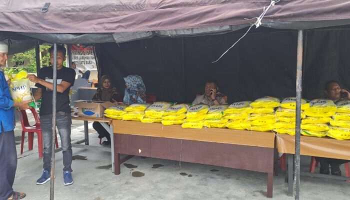 Kapolsek Labuhan Ruku Gelar Gerakan Pangan Murah: Ratusan Karung Beras dan Minyak Kita Habis Terjual dalam Sehari