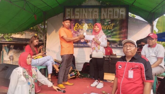 MERIAH KAN HUT RI KE-80 WARGA DESA MUNJUL MENGADAKAN LOMBA KAROKE TINGKAT RT