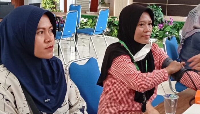 Pemerintah Kecamatan Cisauk Gelar Pemeriksaan Gratis dan Bazar Sembako Murah.