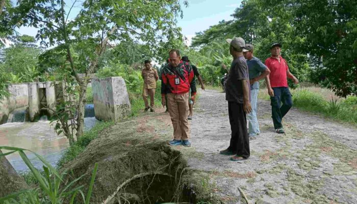 Sungai Irigasi di Karang Baru Longsor Akibat Hujan, DPRD Batu Bara Janji Tindaklanjuti   