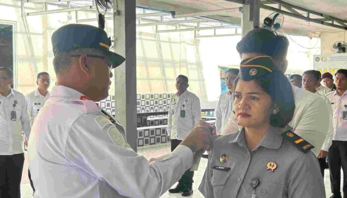 Kalapas Labuhan Ruku Apresiasi Kinerja Pegawai dengan Kenaikan Pangkat