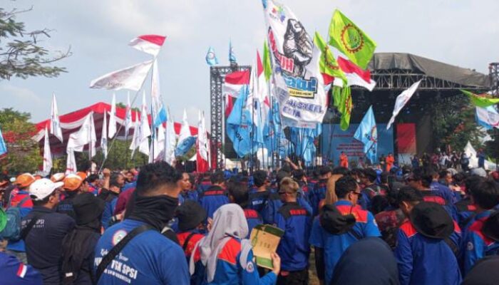 Ribuan Buruh Gelar Apel Akbar Kebangsaan di Jababeka, Desak DPR Sahkan RUU Ketenagakerjaan