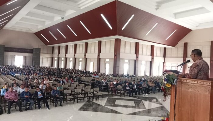 HKBP Bukan Perusahaan: Fredi Marbun Soroti Kebijakan Ephorus Viktor Tinambunan 