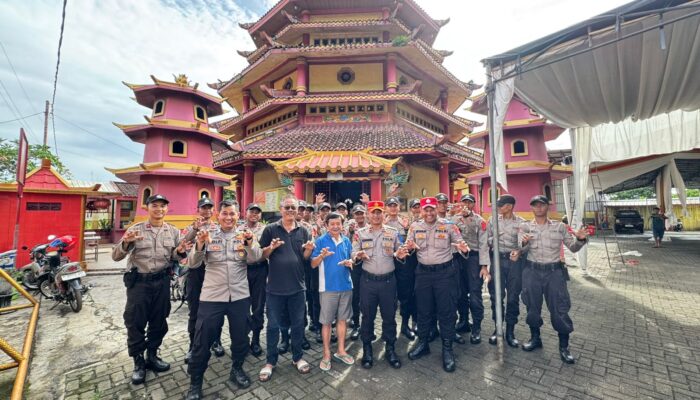 Siswa Latja SPN Polda Banten Gelar Bakti Religi di Klenteng Avalokitesvara Panongan