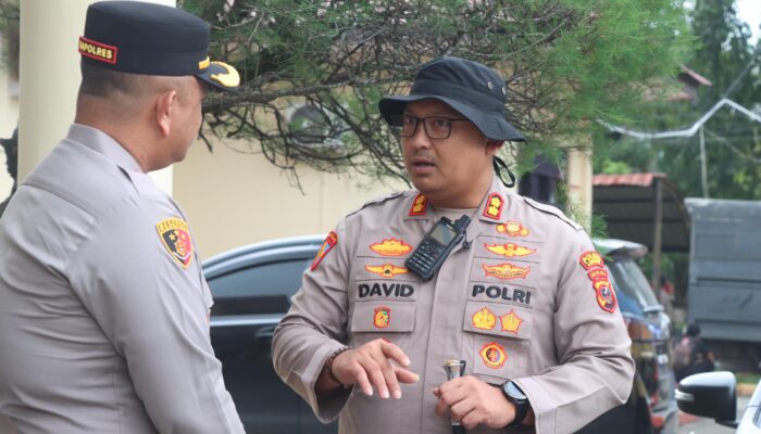 Kapolres Batu Bara Serahkan Bantuan Kemanusiaan Tahap Kedua untuk Korban Bencana Alam di Langkat