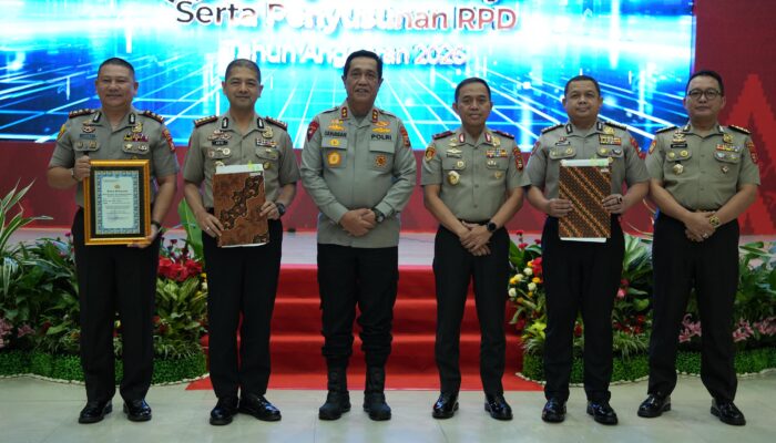 Raih Predikat WBK dan Penghargaan Kapolda Sulsel, Kapolres Sinjai Torehkan Prestasi Membanggakan.