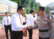 Kapolres Gresik Beri Penghargaan, Dedikasi Polisi dan Warga Jadi Teladan