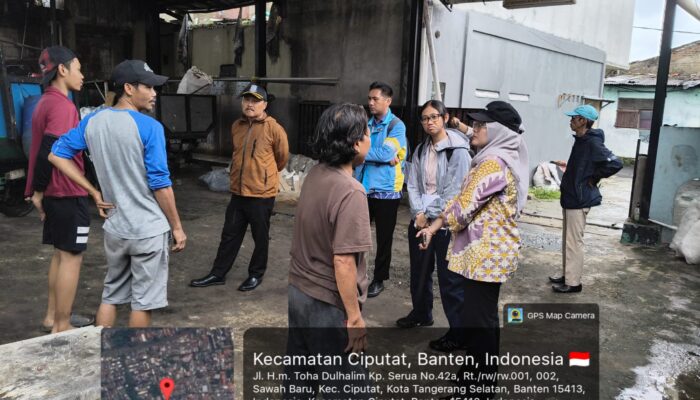 Lurah Sawah Baru Dampingi Kunjungan Tim KLH Tinjau TPS dan Bank Sampah