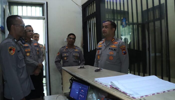 Kapolres Gresik Cek Langsung Mako dan Rutan, Sapa Warga Binaan