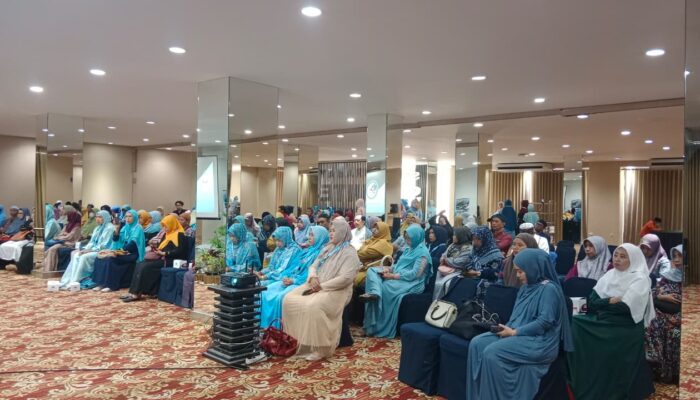 Inspirasi Umrohku Bersama Ustadz Nafi Unnas, 150 Jama’ah Padati Surabaya Suite Hotel