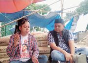 Enam Tahun Menunggu Hunian Tetap, Korban Banjir Lebak Galang Donasi di Depan Kantor Bupati