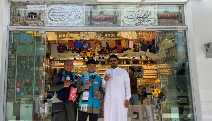 Kerja Sama Ustadz Nafi Unnas dan Toko Boss Mustafa Madinah, Jamaah Dapat Hadiah dan Diskon Spesial