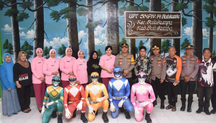 Ompreng MBG Dikawal Superhero, Kapolres Bulukumba Bikin SMP 14 Serasa Film Layar Lebar