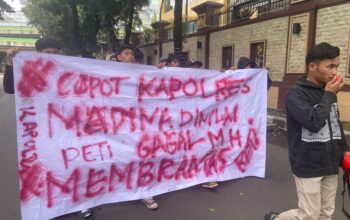 Mabes Polri Didesak Panggil dan Periksa Kades Singengu Julu karena terindikasi Main PETI sampai sekarang.