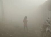 Warga Ciater Menunggu Penjelasan Resmi Terkait Hujan Abu dari Aktivitas Pabrik