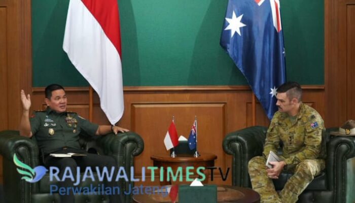 Gubernur Akademi Militer Terima Courtesy Call Atase Darat Australia