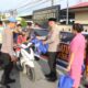 Kapolres Batu Bara Bersama Bhayangkari Bagikan Takjil kepada Masyarakat di Kota Lima Puluh