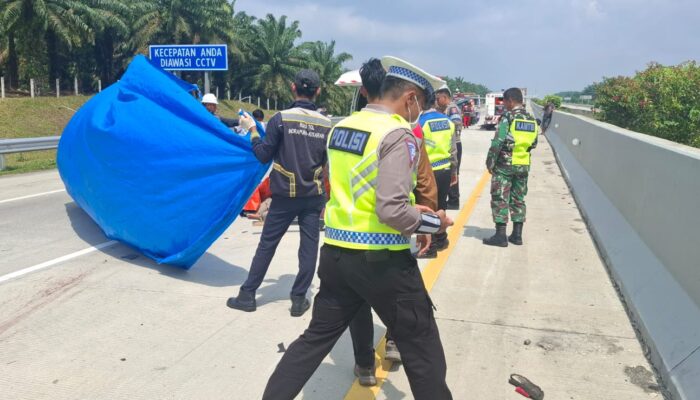 Kecelakaan Maut di Tol Kisaran – Lima Puluh, Empat Orang Tewas dan Tiga Luka-luka