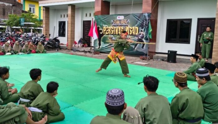 Jelang Berbuka Puasa Warga LDII Wonocolo Latihan Pencak Silat Bersama PERSINAS ASAD