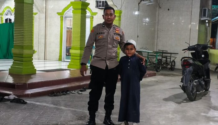 Polsek Labuhan Ruku Gelar Pengamanan Sholat Tarawih di 10 Masjid, Kapolsek Pimpin Langsung untuk Jamin Kamtibmas Aman