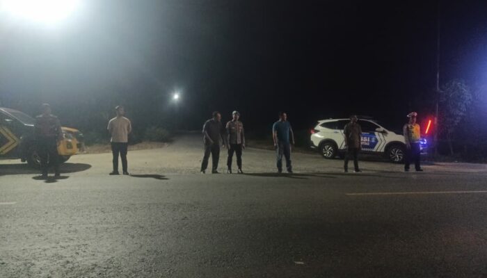 Kapolsek Indrapura Pimpin Pengamanan Sholat Tarawih di Sebelas Masjid Sepanjang Wilayah