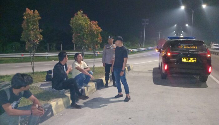 Polsek Lima Puluh Gelar Patroli Subuh, Cegah Kejahatan dan Aktivitas Menyimpang Jelang Ramadhan