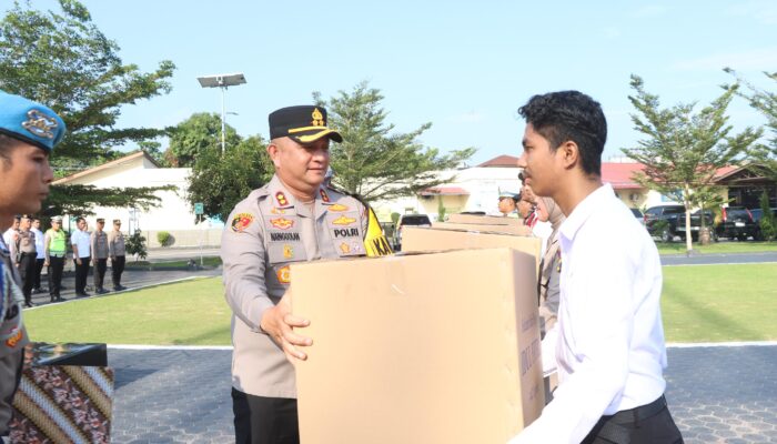 Polres Batu Bara Serahkan Bingkisan Lebaran Kepada Seluruh Personel dan PHL Jelang Idul Fitri 1447 H