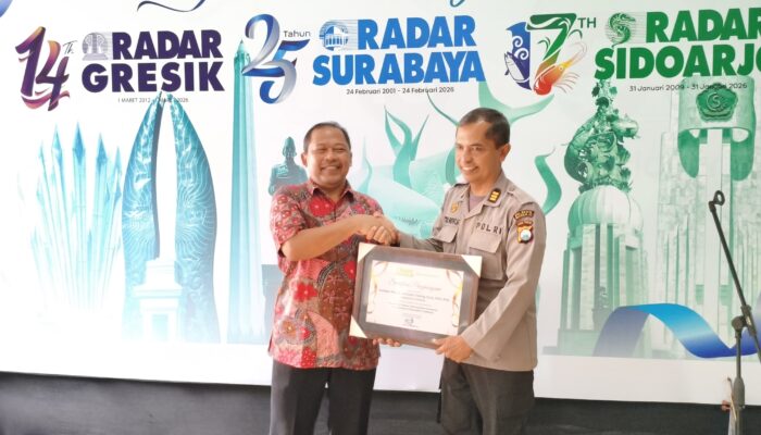 Kapolresta Sidoarjo Raih Penghargaan dari Radar Sidoarjo atas Dedikasi Jaga Kamtibmas