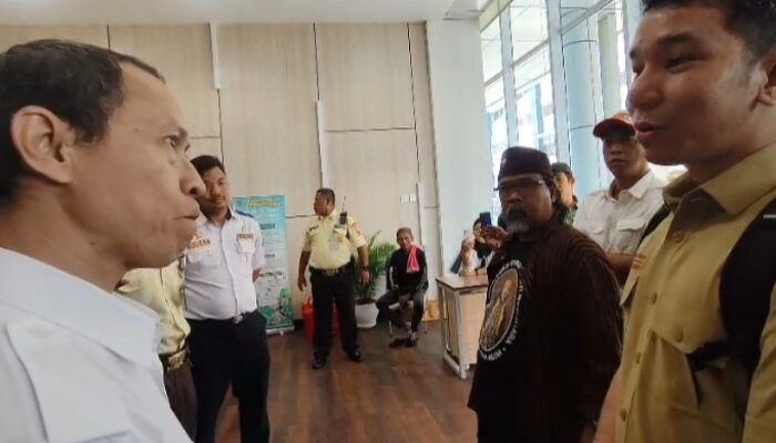 Kecewa Tak Bertemu Kadishub, Warga Pamulang Permai Datangi Kantor Wali Kota Tangsel