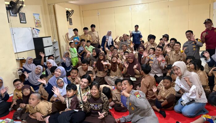Kapolsek Curug Berikan Bantuan Kursi Roda dan Buku Bacaan ke Sekolah Khusus Pelangi Anakku